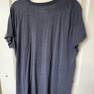 tek gear Women's Short-Sleeve Crew Tee in Heather Blue-Gray